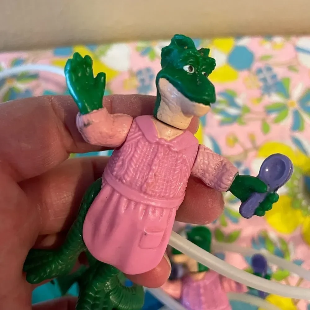 Vintage Lot of 90’s Dinosaur Moveable Toys!